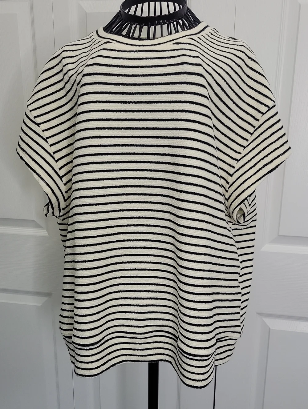 Stile Collection Striped Short Sleeve Knit Top Black & Cream Size Small - Picture 1 of 9
